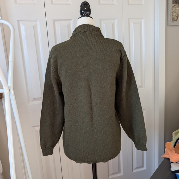 2/$20 Vintage Wool Embroidered Sweater Small Green Fits Small - Picture 7 of 7